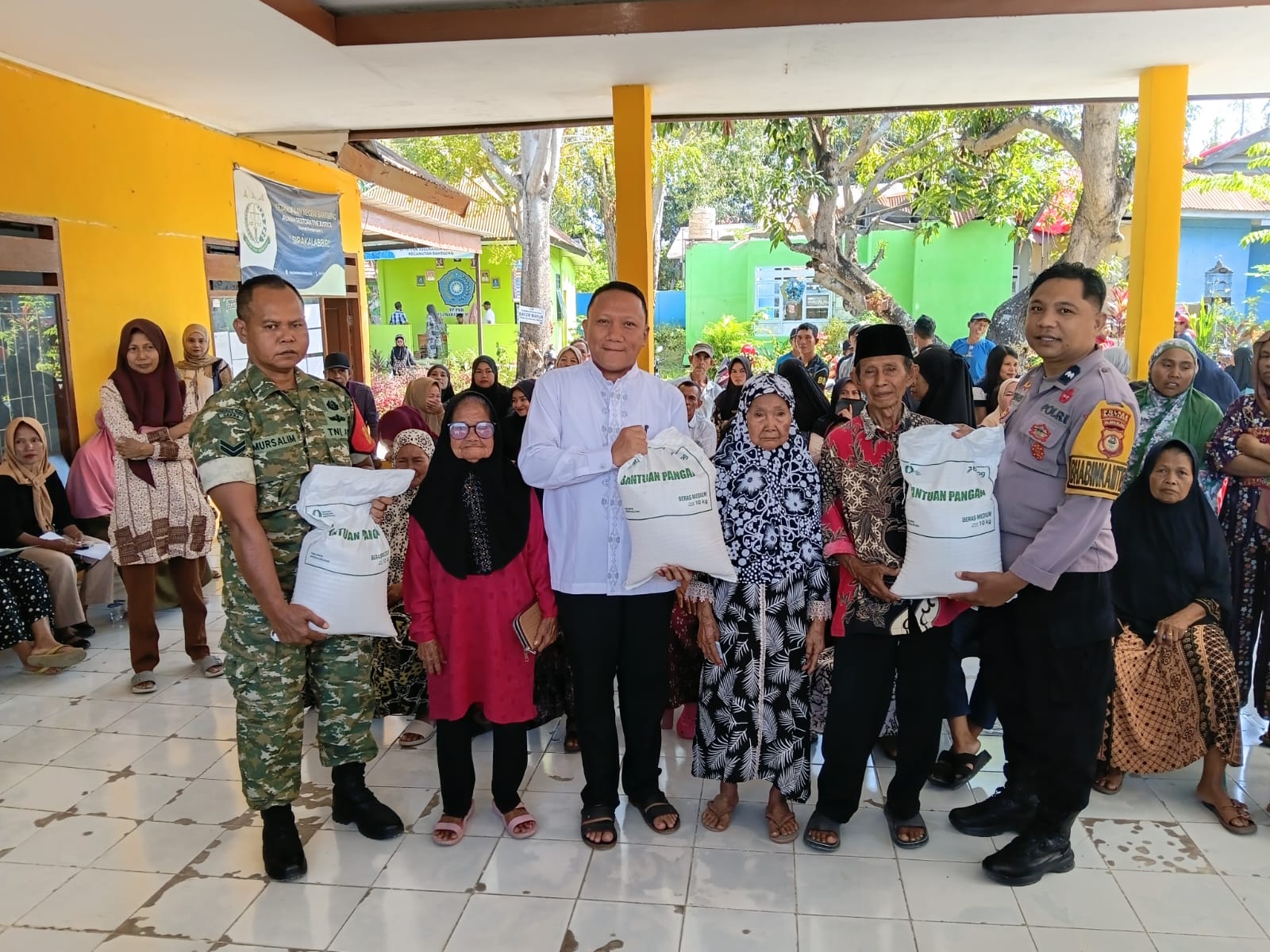 BAPAN Hadir di Tengah Masyarakat: Kelurahan Lembang Pastikan Bantuan Pangan Tersalurkan Tepat dan Lancar